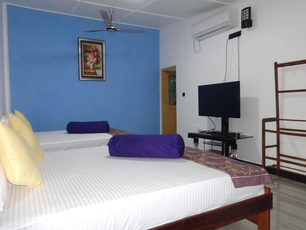 Dutch Bay Beach Cottages ตรินโคมาลี ภายนอก รูปภาพ