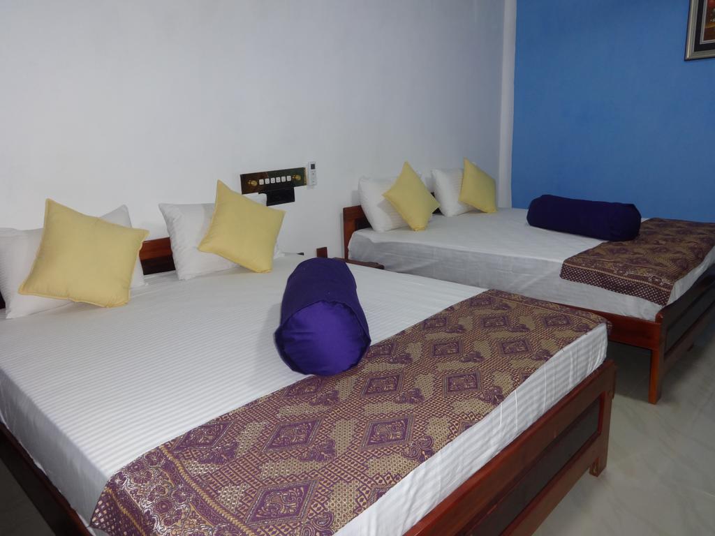 Dutch Bay Beach Cottages ตรินโคมาลี ภายนอก รูปภาพ