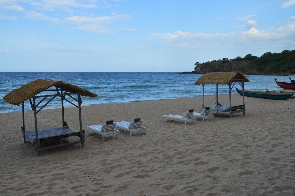 Dutch Bay Beach Cottages ตรินโคมาลี ภายนอก รูปภาพ